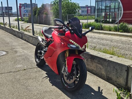 2017 Ducati Supersport, красный, 680000 рублей, вид 3