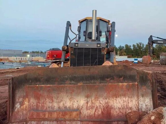 2011 John Deere 850J, золотистый, 5500000 рублей - вид 2