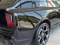 2026 Rolls-Royce Cullinan Black Badge I Рестайлинг (Series II), чёрный, 48000000 рублей - вид 3