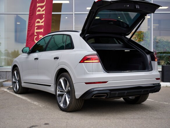 2025 Audi Q8 55 TFSI I (4M) Рестайлинг, серый, 13250000 рублей - вид 5