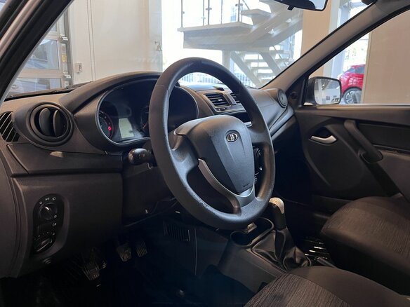 2017 Lada (ВАЗ) Kalina II, серебристый, 450000 рублей - вид 22