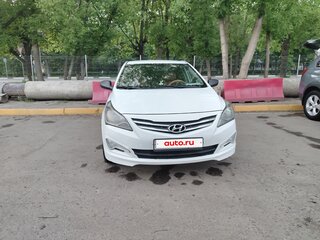 2015 Hyundai Solaris I Рестайлинг, белый, 730000 рублей, вид 2