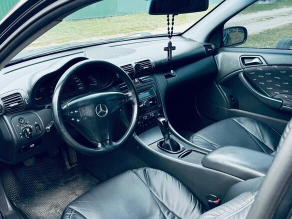 2002 Mercedes-Benz C-Класс 180 II (W203), чёрный, 450000 рублей - вид 7