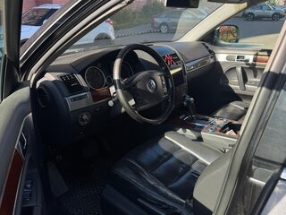 2004 Volkswagen Touareg I, чёрный, 575000 рублей, вид 5