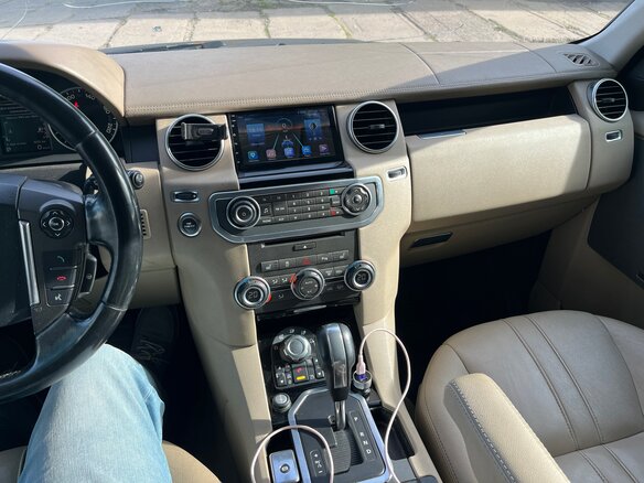 2010 Land Rover Discovery IV, чёрный, 1800000 рублей - вид 8