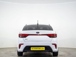 2018 Kia Rio IV, белый, 1069000 рублей, вид 5