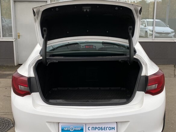 2013 Opel Astra J Рестайлинг, белый, 899000 рублей - вид 9