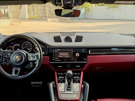 2022 Porsche Cayenne Turbo III, чёрный, 18500000 рублей, вид 3