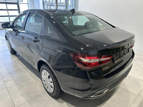 2026 Lada (ВАЗ) Vesta I Рестайлинг (NG), чёрный, 1609800 рублей - вид 3