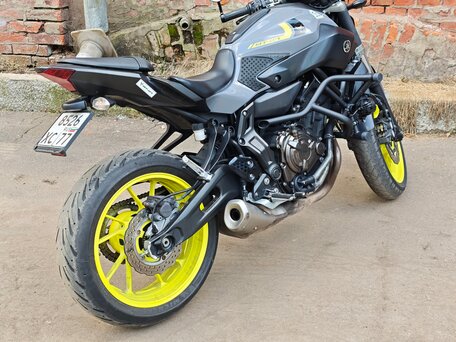 2017 Yamaha MT-07 (FZ-07), жёлтый, 639999 рублей, вид 3
