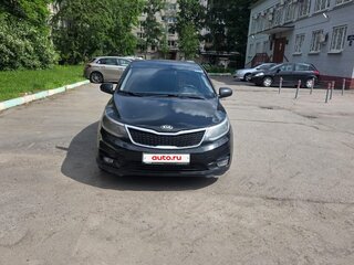 2015 Kia Rio III Рестайлинг, чёрный, 320000 рублей, вид 1