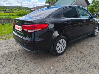 2017 Kia Rio III Рестайлинг, чёрный, 680000 рублей, вид 4