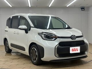2022 Toyota Sienta III, белый, 1430004 рублей, вид 2
