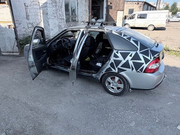 2011 Lada (ВАЗ) Priora I, серебристый, 230000 рублей - вид 11