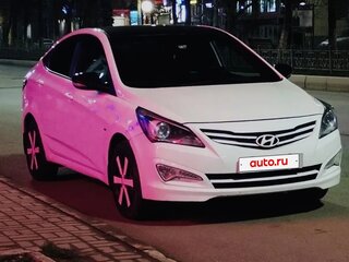 2015 Hyundai Solaris I Рестайлинг, белый, 850000 рублей, вид 1