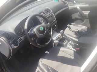 2010 Skoda Octavia II (A5) Рестайлинг, чёрный, 890000 рублей, вид 2