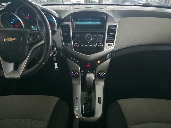 2012 Chevrolet Cruze I, белый - вид 21