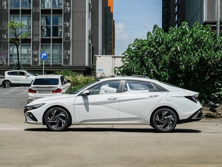 2026 Hyundai Elantra VII (CN7) Рестайлинг, белый, 2079805 рублей, вид 4