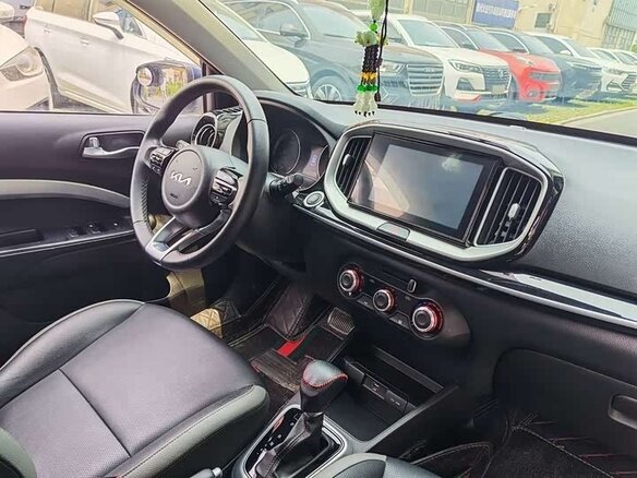 2022 Kia KX1, синий, 1020000 рублей - вид 6