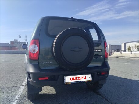 2012 Chevrolet Niva I Рестайлинг, серый, 490000 рублей, вид 2