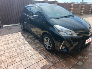 2017 Toyota Vitz III (XP130) Рестайлинг, чёрный, 870000 рублей, вид 2