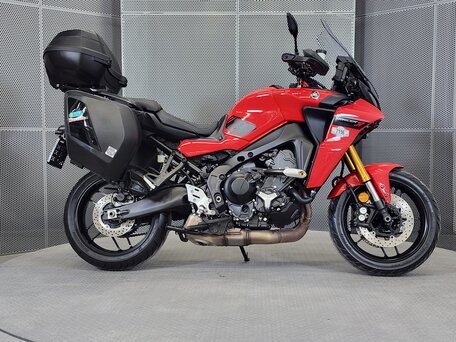2021 Yamaha MT-09 Tracer (FJ-09), красный, 1227000 рублей, вид 1
