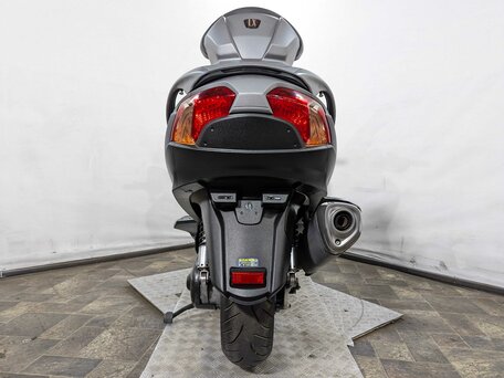2013 Suzuki Burgman (SkyWave) 650, серебристый, 639000 рублей, вид 5
