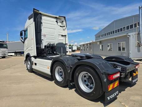 2026 Volvo FH, белый, 23500000 рублей, вид 3