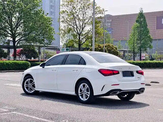 2023 Mercedes-Benz A-Класс 180 IV (W177) Рестайлинг, белый, 1650001 рублей, вид 2