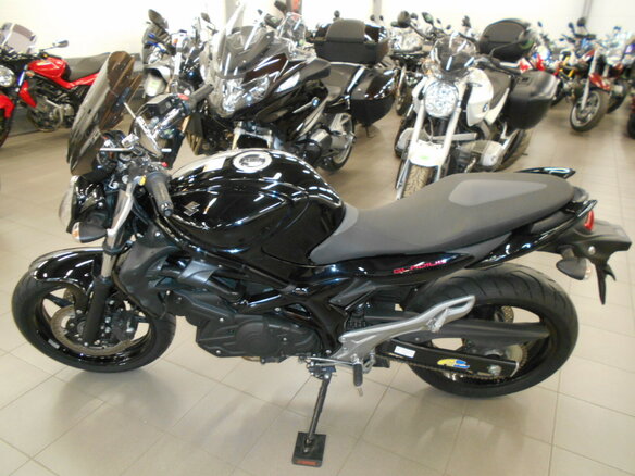 2013 Suzuki SFV 400 Gladius, чёрный, 390000 рублей - вид 3