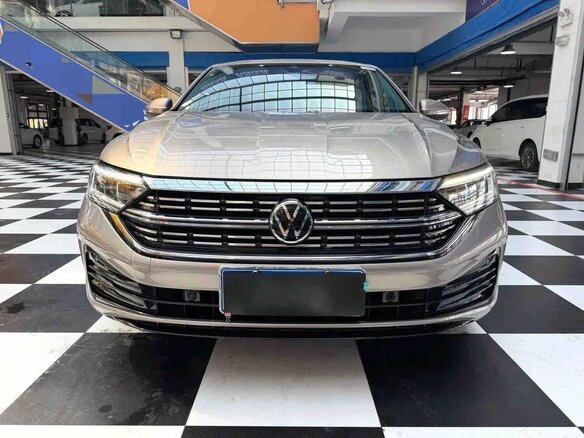 2023 Volkswagen Sagitar III Рестайлинг, бежевый, 1430000 рублей - вид 2