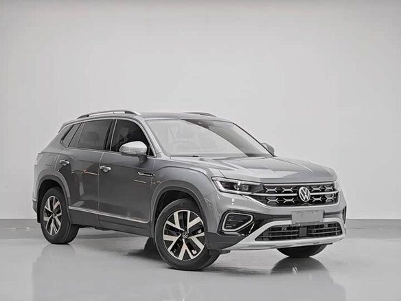 2023 Volkswagen Tayron I Рестайлинг, серый - вид 2