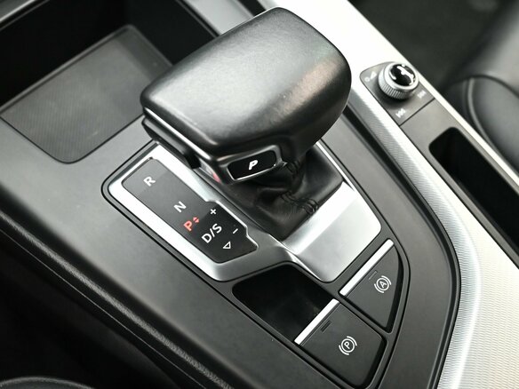 2021 Audi A4 35 TFSI V (B9) Рестайлинг, синий, 3380000 рублей - вид 17