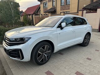 2026 Volkswagen Touareg III Рестайлинг, белый, 11690000 рублей, вид 3
