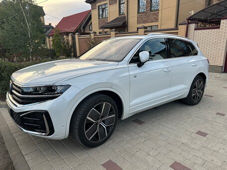 2026 Volkswagen Touareg III Рестайлинг, белый, 11630000 рублей, вид 3