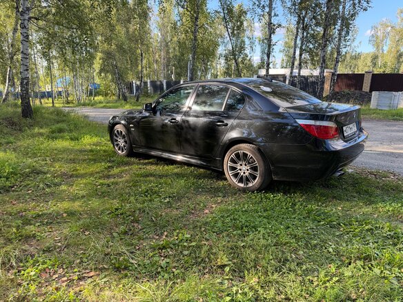 2008 BMW 5 серии 525xi V (E60/E61) Рестайлинг, чёрный, 1050000 рублей - вид 5