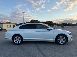 2020 Volkswagen Passat B8 Рестайлинг, белый, 4200000 рублей, вид 4
