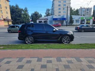 2020 BMW X7 M50i I (G07), чёрный, 8300000 рублей, вид 2