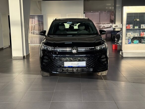 2026 Volkswagen Tiguan III (NA Market), чёрный, 4994000 рублей - вид 1