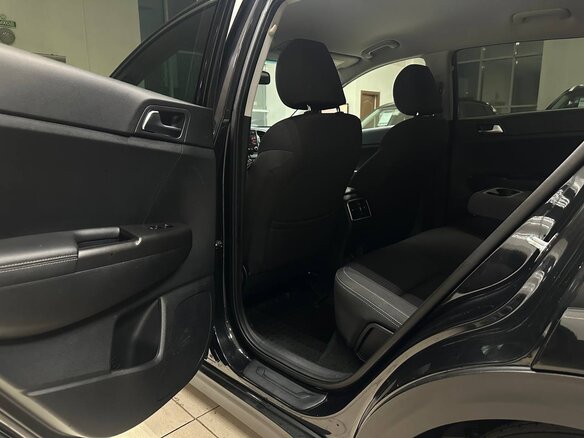2016 Kia Sportage IV, чёрный, 2129000 рублей - вид 18