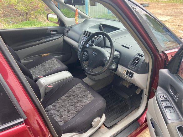 2000 Toyota Opa I, красный - вид 8
