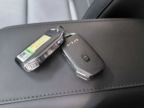 2022 Kia Niro II, чёрный, 1870999 рублей - вид 23
