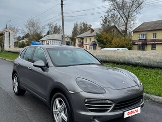 2010 Porsche Cayenne II (958), серый, 1850000 рублей, вид 2