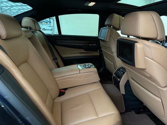 2011 BMW 7 серии 740d V (F01/F02/F04), синий, 1999000 рублей - вид 16