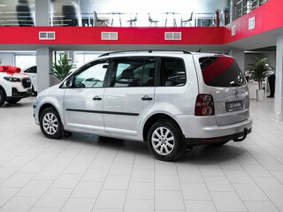 2008 Volkswagen Touran I Рестайлинг, серебристый, 575000 рублей, вид 4