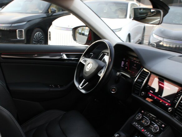 2018 Skoda Kodiaq GT, красный, 3400000 рублей - вид 18