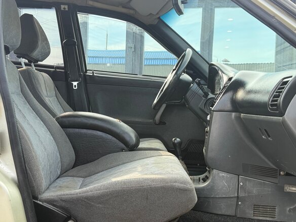 2005 Lada (ВАЗ) 2110, серебристый, 95000 рублей - вид 16