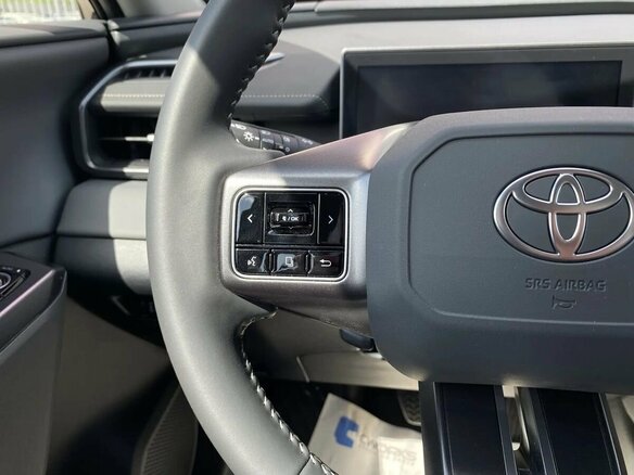 2026 Toyota RAV4 VI (XA60), чёрный, 4950000 рублей - вид 12
