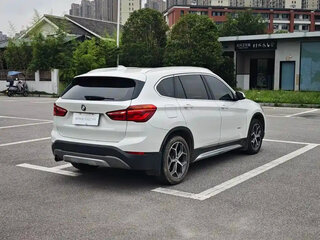2018 BMW X1 18i sDrive II (F48), белый, 1560000 рублей, вид 4
