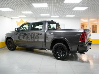 2026 Ram 1500 Crew Cab V Рестайлинг, серый, 10499000 рублей, вид 4